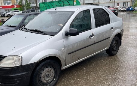 Renault Logan I, 2014 год, 335 000 рублей, 2 фотография