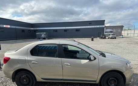 Renault Logan II, 2017 год, 850 000 рублей, 2 фотография
