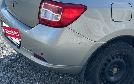 Renault Logan II, 2017 год, 850 000 рублей, 11 фотография