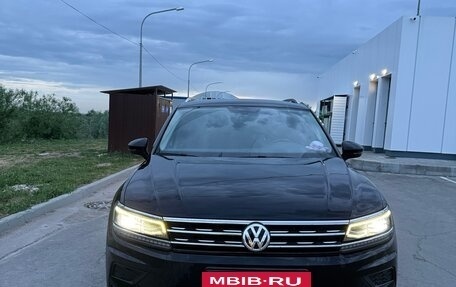 Volkswagen Tiguan II, 2017 год, 3 150 000 рублей, 2 фотография
