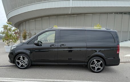 Mercedes-Benz V-Класс, 2018 год, 6 400 000 рублей, 3 фотография