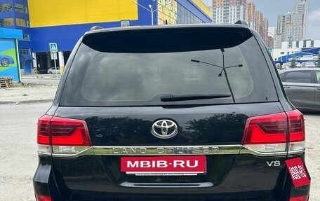 Toyota Land Cruiser 200, 2016 год, 6 800 000 рублей, 2 фотография