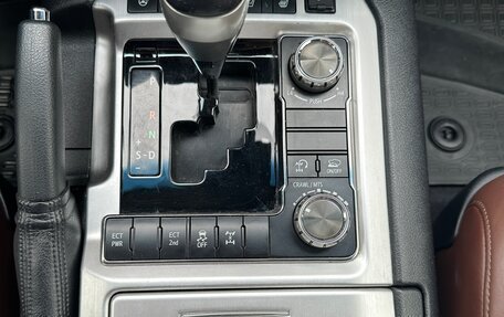 Toyota Land Cruiser 200, 2016 год, 6 800 000 рублей, 8 фотография