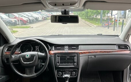 Skoda Superb III рестайлинг, 2010 год, 810 000 рублей, 25 фотография