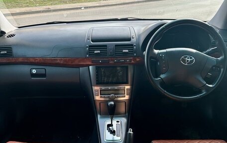 Toyota Avensis III рестайлинг, 2003 год, 750 000 рублей, 13 фотография
