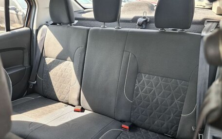Renault Logan II, 2019 год, 1 090 000 рублей, 20 фотография
