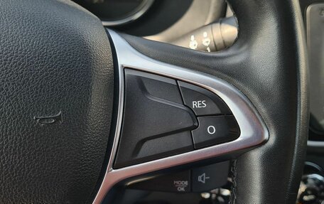 Renault Logan II, 2019 год, 1 090 000 рублей, 11 фотография