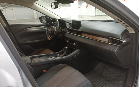 Mazda 6, 2019 год, 2 350 000 рублей, 13 фотография