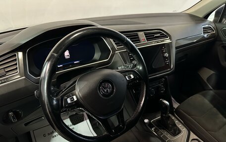Volkswagen Tiguan II, 2017 год, 1 897 000 рублей, 5 фотография