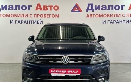 Volkswagen Tiguan II, 2017 год, 1 897 000 рублей, 2 фотография