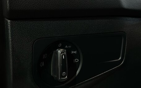 Volkswagen Tiguan II, 2017 год, 1 897 000 рублей, 12 фотография