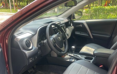 Toyota RAV4, 2016 год, 1 945 000 рублей, 12 фотография