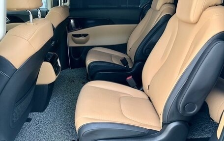 KIA Carnival, 2022 год, 5 500 000 рублей, 21 фотография