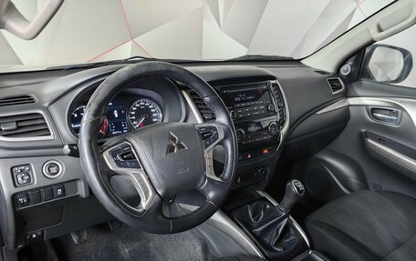 Mitsubishi Pajero Sport III рестайлинг, 2019 год, 2 198 000 рублей, 14 фотография