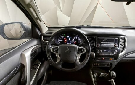 Mitsubishi Pajero Sport III рестайлинг, 2019 год, 2 198 000 рублей, 15 фотография