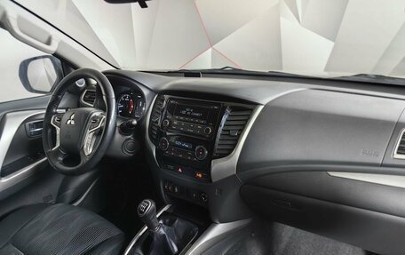 Mitsubishi Pajero Sport III рестайлинг, 2019 год, 2 198 000 рублей, 9 фотография