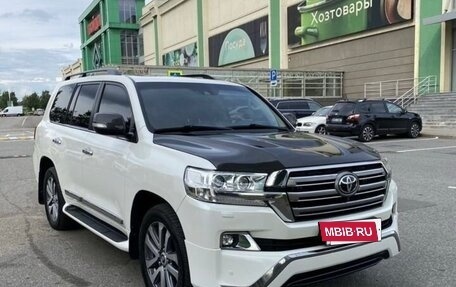 Toyota Land Cruiser 200, 2016 год, 5 000 000 рублей, 2 фотография