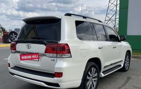Toyota Land Cruiser 200, 2016 год, 5 000 000 рублей, 4 фотография