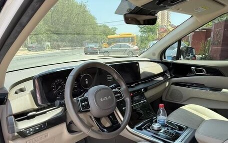 KIA Carnival, 2022 год, 2 970 000 рублей, 9 фотография