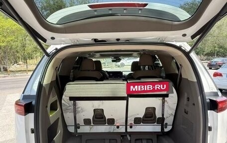 KIA Carnival, 2022 год, 2 970 000 рублей, 6 фотография