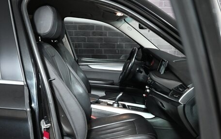 BMW X5, 2017 год, 3 200 000 рублей, 11 фотография