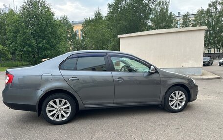 Volkswagen Jetta VI, 2009 год, 600 000 рублей, 2 фотография