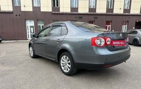 Volkswagen Jetta VI, 2009 год, 600 000 рублей, 3 фотография