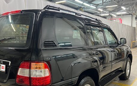 Toyota Land Cruiser 100 рестайлинг 2, 2003 год, 2 350 000 рублей, 12 фотография