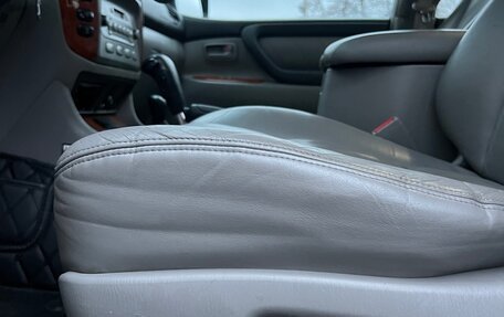 Toyota Land Cruiser 100 рестайлинг 2, 2003 год, 2 350 000 рублей, 23 фотография