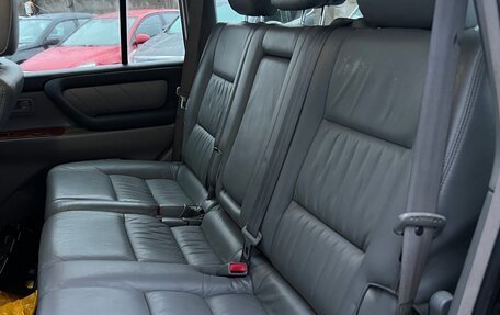 Toyota Land Cruiser 100 рестайлинг 2, 2003 год, 2 350 000 рублей, 25 фотография