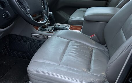 Toyota Land Cruiser 100 рестайлинг 2, 2003 год, 2 350 000 рублей, 24 фотография