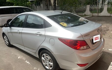 Hyundai Solaris II рестайлинг, 2013 год, 720 000 рублей, 3 фотография