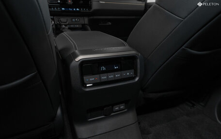Toyota Land Cruiser Prado, 2024 год, 8 900 000 рублей, 20 фотография