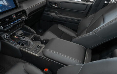 Toyota Land Cruiser Prado, 2024 год, 8 900 000 рублей, 24 фотография