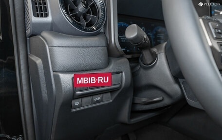 Toyota Land Cruiser Prado, 2024 год, 8 900 000 рублей, 22 фотография
