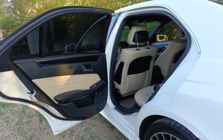 Mercedes-Benz E-Класс, 2015 год, 1 800 000 рублей, 4 фотография