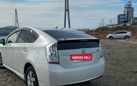 Toyota Prius, 2011 год, 1 040 000 рублей, 6 фотография