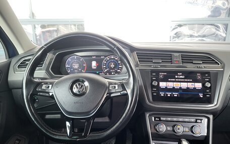 Volkswagen Tiguan II, 2018 год, 2 290 000 рублей, 15 фотография