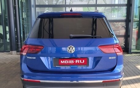 Volkswagen Tiguan II, 2018 год, 2 290 000 рублей, 6 фотография