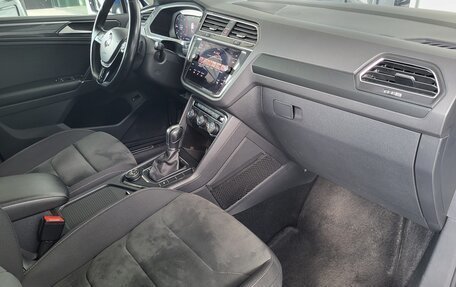 Volkswagen Tiguan II, 2018 год, 2 290 000 рублей, 16 фотография
