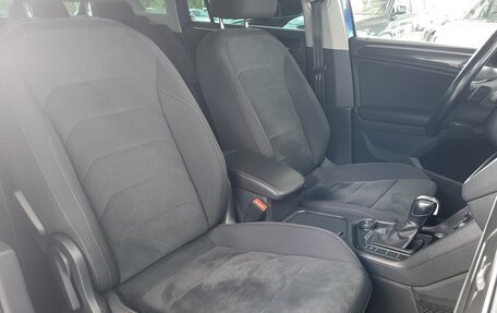 Volkswagen Tiguan II, 2018 год, 2 290 000 рублей, 18 фотография