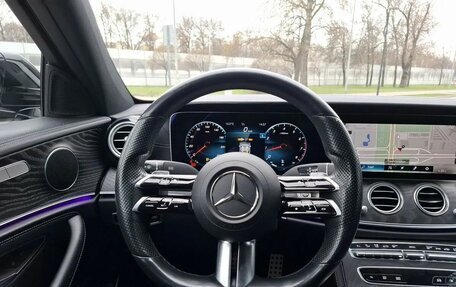 Mercedes-Benz E-Класс, 2021 год, 4 000 000 рублей, 24 фотография