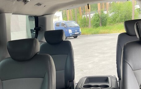 Hyundai H-1 II рестайлинг, 2008 год, 1 189 000 рублей, 12 фотография