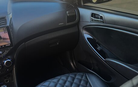 Hyundai Solaris II рестайлинг, 2014 год, 2 490 000 рублей, 20 фотография