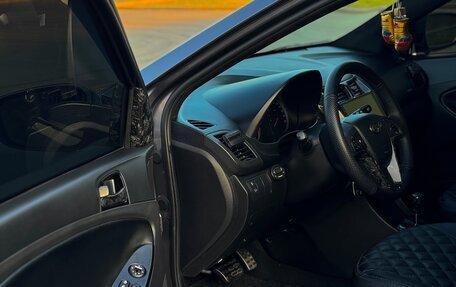 Hyundai Solaris II рестайлинг, 2014 год, 2 490 000 рублей, 29 фотография