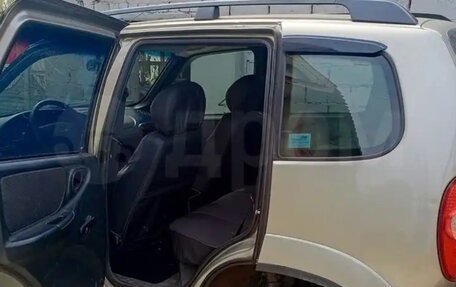 Chevrolet Niva I рестайлинг, 2011 год, 625 000 рублей, 2 фотография