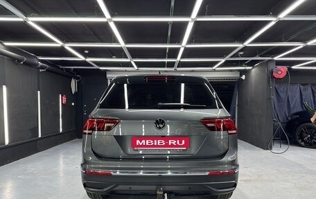 Volkswagen Tiguan II, 2021 год, 3 170 000 рублей, 5 фотография
