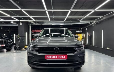 Volkswagen Tiguan II, 2021 год, 3 170 000 рублей, 2 фотография