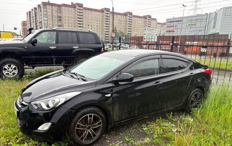 Hyundai Elantra V, 2013 год, 600 000 рублей, 2 фотография