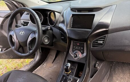 Hyundai Elantra V, 2013 год, 600 000 рублей, 13 фотография